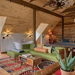 Navajo Peak Lodge