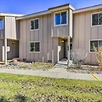 Updated Townhome With Deck 4 Mi To Hot Springs