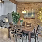 Updated Townhome With Deck 4 Mi To Hot Springs