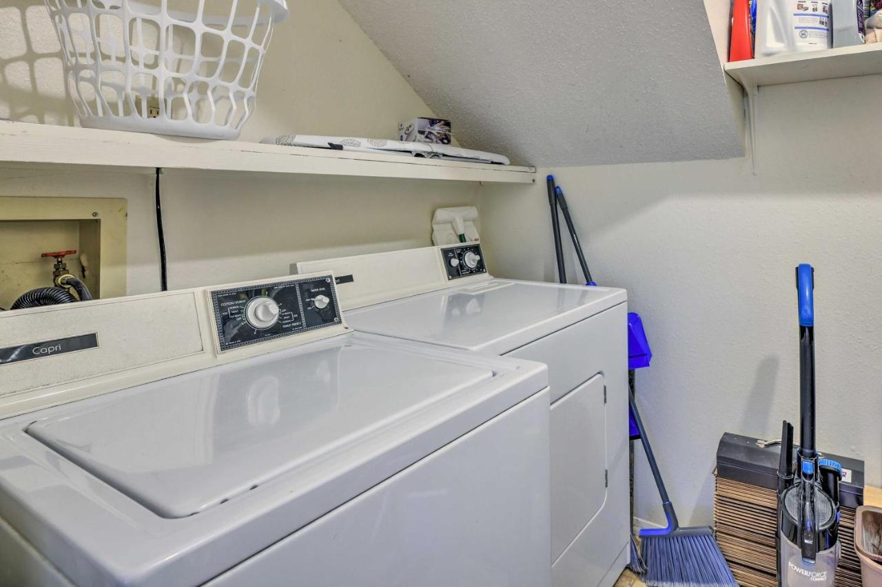 Updated Townhome With Deck 4 Mi To Hot Springs Holiday home *