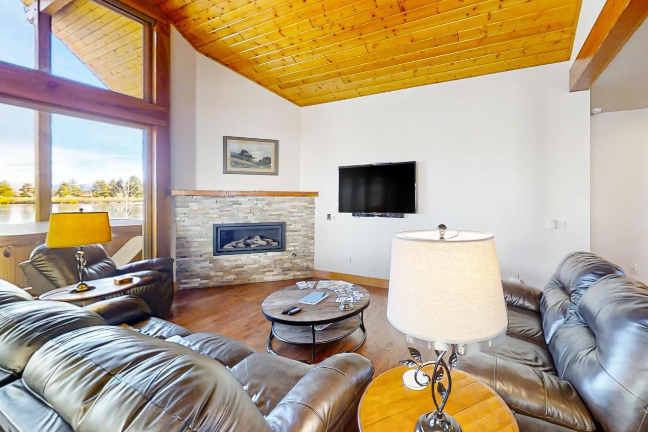 Holiday home Lakefront Paradise *